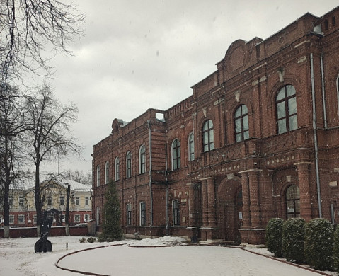 Юные ивановцы смогут бесплатно провести пап в художественный музей